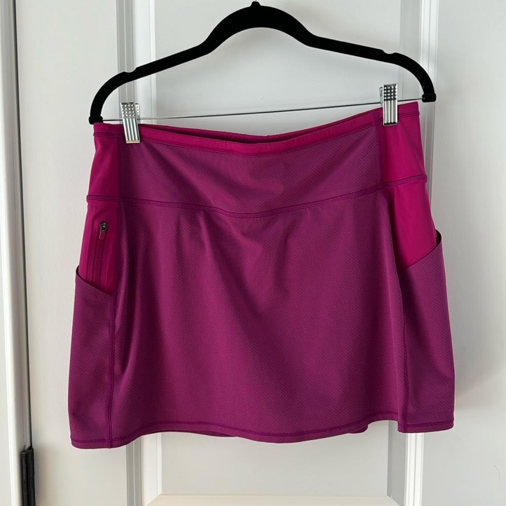 Magenta Athleta Skort, size Medium and 14 1/2 inch length